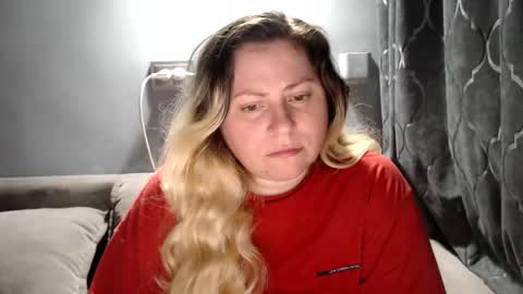 Snapshot of candycream74 chatting on 04.21.26 Laura online show from 04.21.26