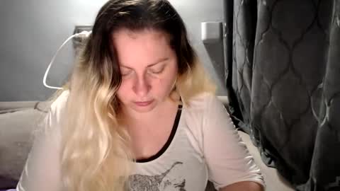 Snapshot of candycream74 chatting on 05.04.26 Laura online show from 05.04.26