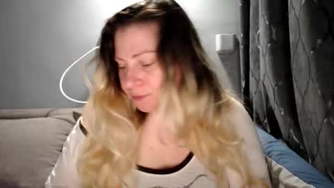 Snapshot of candycream74 chatting on 05.04.26 Laura online show from 05.04.26