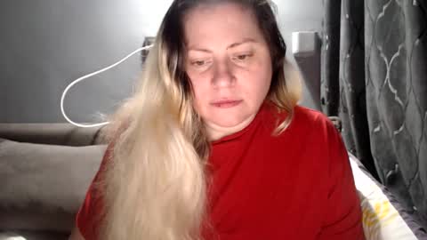 Snapshot of candycream74 chatting on 05.15.26 Laura online show from 05.15.26