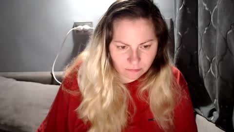 Snapshot of candycream74 chatting on 06.02.26 Laura online show from 06.02.26
