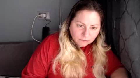 Snapshot of candycream74 chatting on 06.04.26 Laura online show from 06.04.26