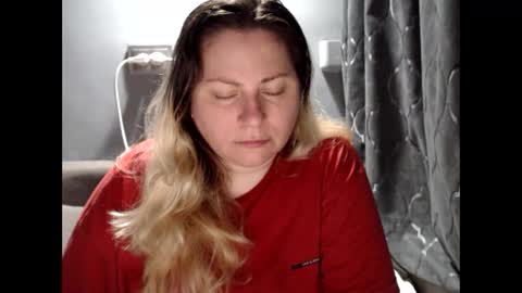 Snapshot of candycream74 chatting on 06.05.26 Laura online show from 06.05.26