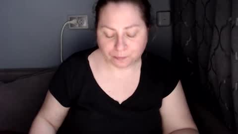 Snapshot of candycream74 chatting on 06.10.26 Laura online show from 06.10.26