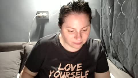 Snapshot of candycream74 chatting on 06.27.26 Laura online show from 06.27.26