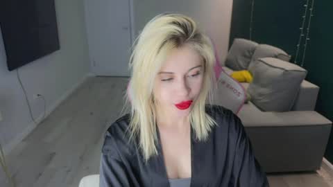 Snapshot of candyhannah chatting on 04.19.26 You can call me HH online show from 04.19.26