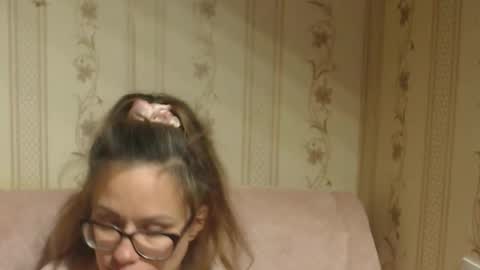 say meow and send tip  online show from 10.26.25