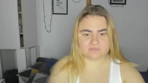 Snapshot of candymilas chatting on 12.09.24 candymilas online show from 12.09.24