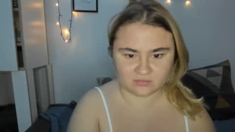 Snapshot of candymilas chatting on 12.14.24 candymilas online show from 12.14.24