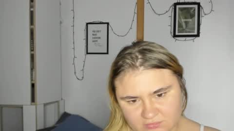 Snapshot of candymilas chatting on 12.17.24 candymilas online show from 12.17.24