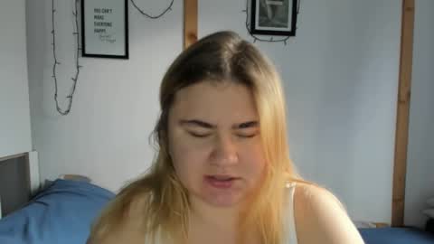 Snapshot of candymilas chatting on 12.18.24 candymilas online show from 12.18.24