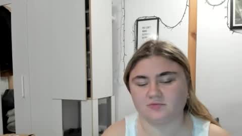 Snapshot of candymilas chatting on 12.18.24 candymilas online show from 12.18.24