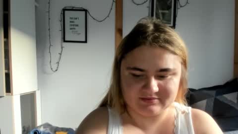 Snapshot of candymilas chatting on 12.19.24 candymilas online show from 12.19.24