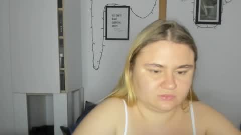 Snapshot of candymilas chatting on 12.24.24 candymilas online show from 12.24.24