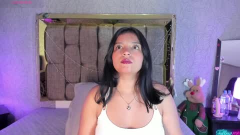 Snapshot of candys_victoria chatting on 04.26.26 Candys Victoria online show from 04.26.26