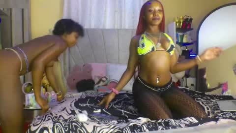Snapshot of candyspicee chatting on 09.13.25 candyspicee online show from 09.13.25