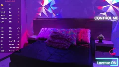 Snapshot of canela_savage chatting on 09.09.25 Canela online show from 09.09.25