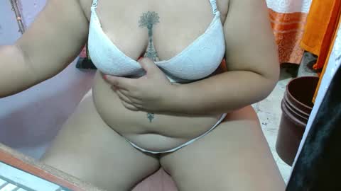 Snapshot of canelacollins chatting on 09.14.25 CanelaCollins online show from 09.14.25