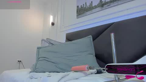 canelasweet_ online show from 03.14.26