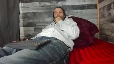 Snapshot of canuk1983 chatting on 02.01.25 canuk1983 online show from 02.01.25