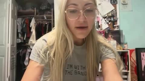 Snapshot of canyousendmemoney chatting on 03.01.26 baby online show from 03.01.26