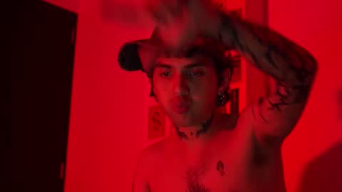 Snapshot of caoticc0 chatting on 05.19.26 blvck angel online show from 05.19.26