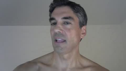 Snapshot of capmorgan247 chatting on 10.01.25 capmorgan online show from 10.01.25