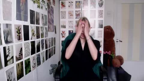 Snapshot of capricious00scorpio chatting on 04.15.26 Capricious Scorpio Afa online show from 04.15.26