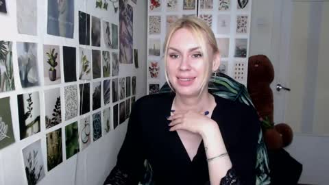 Snapshot of capricious00scorpio chatting on 05.17.26 Capricious Scorpio Afa online show from 05.17.26