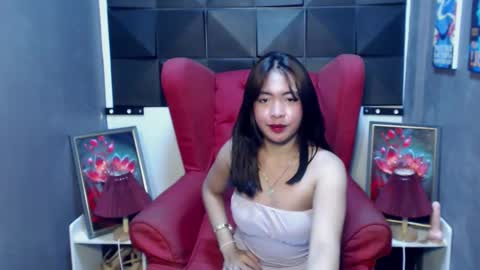 Yumi Aera online show from 02.10.25