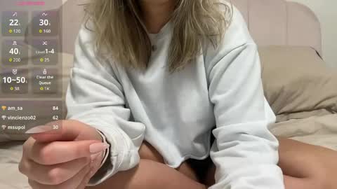 Snapshot of carabou11 chatting on 04.08.26 Cara Bou online show from 04.08.26