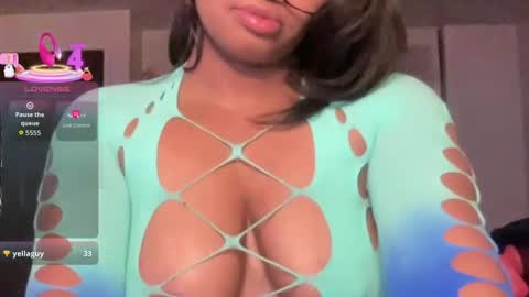Snapshot of caramel_dreamq chatting on 01.10.26 pretty hazel online show from 01.10.26