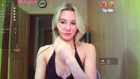 Snapshot of caramel_pie_ chatting on 02.06.26 caramel online show from 02.06.26