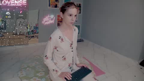 NONA    follow online show from 09.10.25