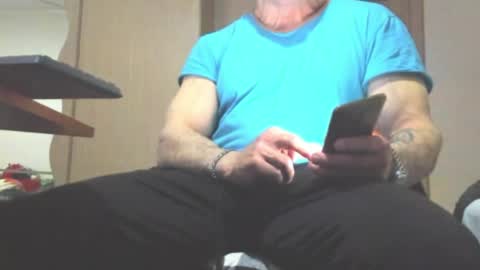 Snapshot of carin_the_body chatting on 03.22.26 Laz online show from 03.22.26