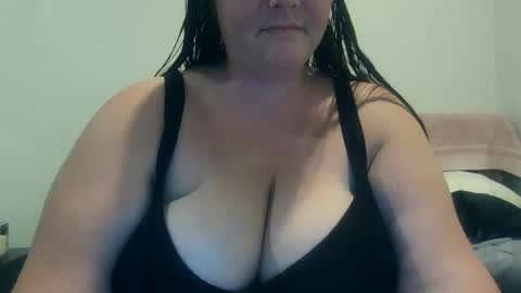 carinabro10 online show from 11.25.25