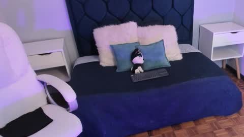 Snapshot of carinasommers chatting on 11.01.25 CARINA online show from 11.01.25