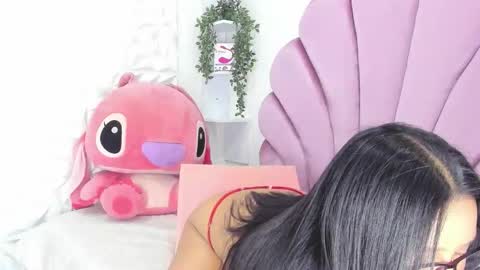 Snapshot of carla_leee chatting on 10.27.25 carla_leee online show from 10.27.25