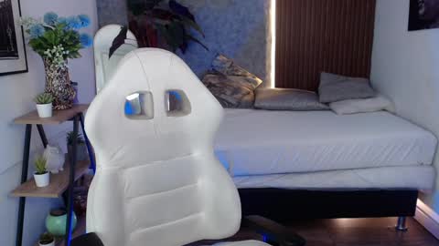 Carla  online show from 02.27.25