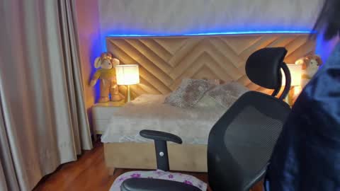 Carla Santini online show from 12.28.24