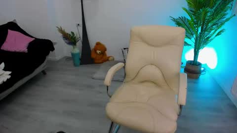 Snapshot of carla_shine chatting on 01.14.26 carla_shine online show from 01.14.26