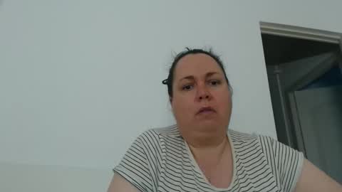 Snapshot of carlaruth chatting on 04.17.26 Carlaruth online show from 04.17.26