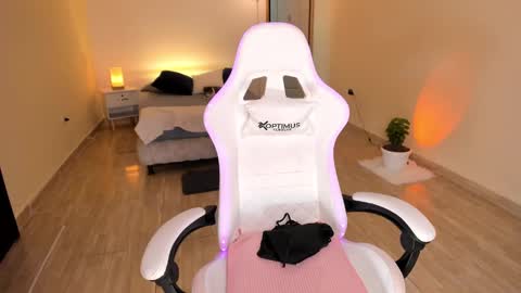 Alejandra online show from 01.12.25