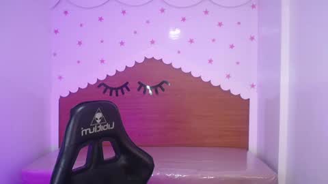 CARLYE   online show from 10.04.25