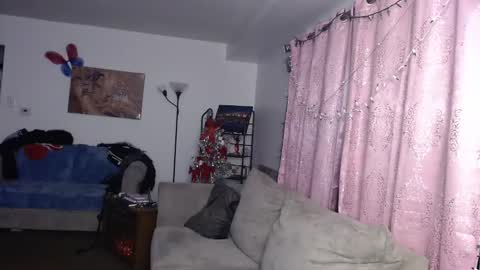 Snapshot of carliecreams chatting on 01.08.25 Carlie online show from 01.08.25