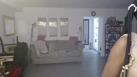 Snapshot of carliecreams chatting on 11.15.25 Carlie online show from 11.15.25