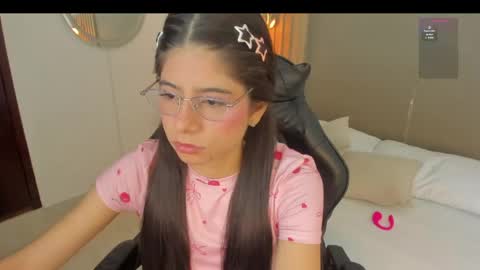 Snapshot of carlina_15 chatting on 06.05.26 C A R L I N A online show from 06.05.26