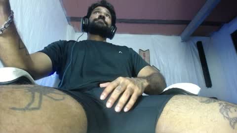 carlo yates  thx for help me to reach 100 thumps up online show from 05.30.26