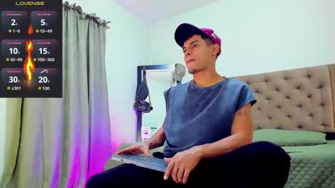 Snapshot of carloshero69 chatting on 01.06.26 carloshero69 online show from 01.06.26