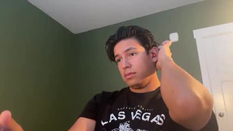 Snapshot of carlosjosecb1 chatting on 10.28.25 carlos online show from 10.28.25